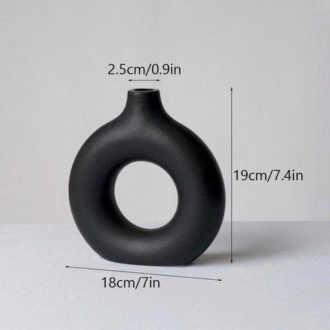 Donut vase in black, medium, 18cm wide and 19cm tall